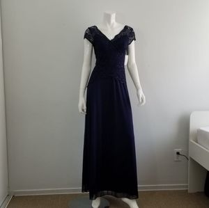 Beautiful Stretchy Perfect For Any Occasion Sz 2